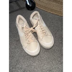 Nike Court Legacy Lift women's shoes women's size 10